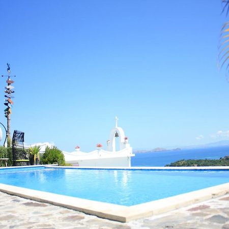 La Cecile Hotel & Cafe Komodo Labuan Bajo Zewnętrze zdjęcie