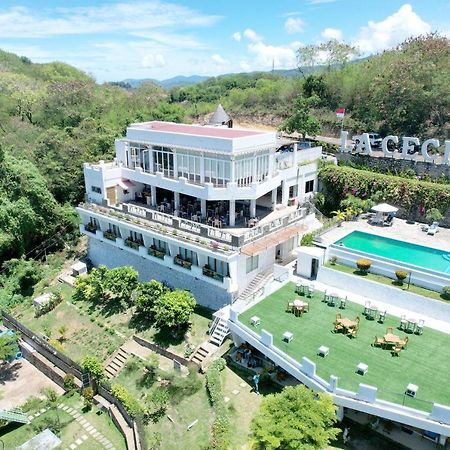 La Cecile Hotel & Cafe Komodo Labuan Bajo Zewnętrze zdjęcie