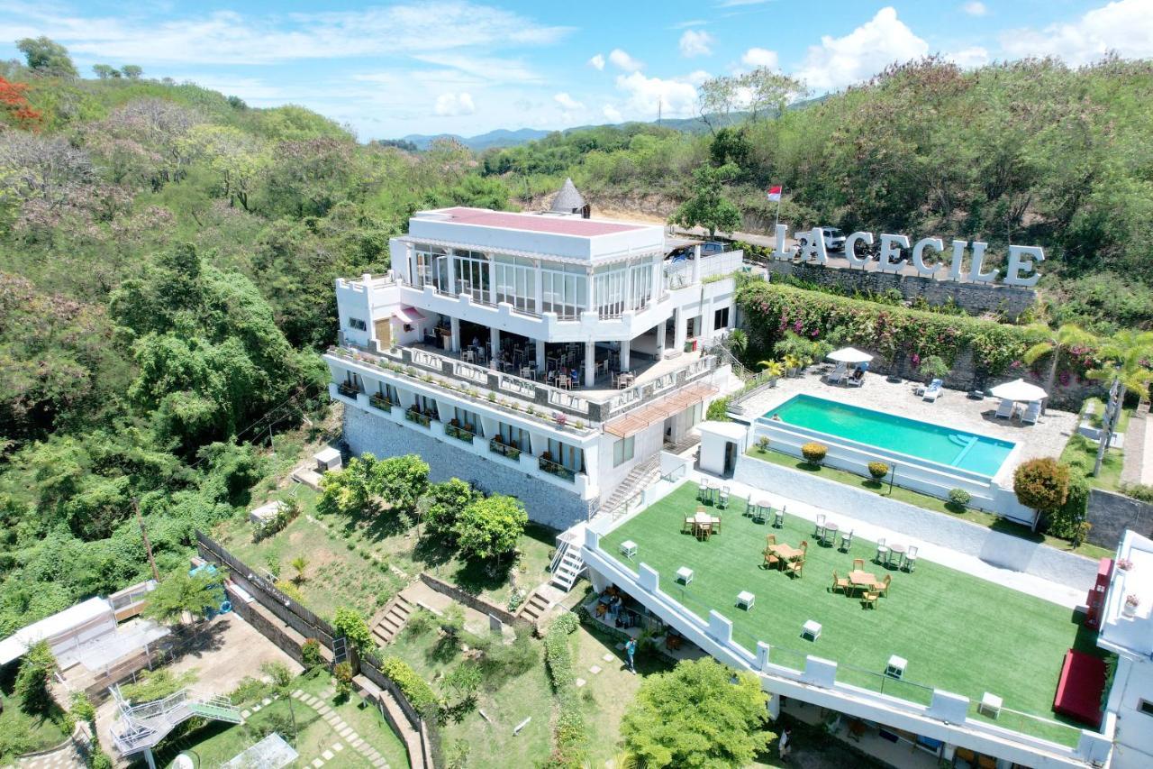 La Cecile Hotel & Cafe Komodo Labuan Bajo Zewnętrze zdjęcie